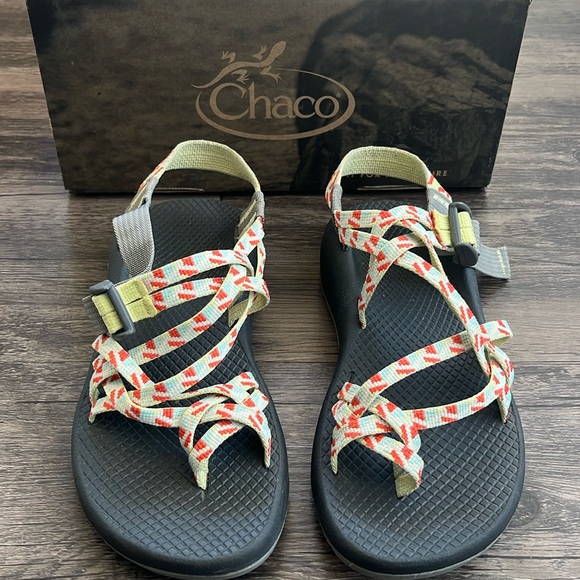 Chaco | Women's Classic Sandal | 6 - Picture 1 of 6